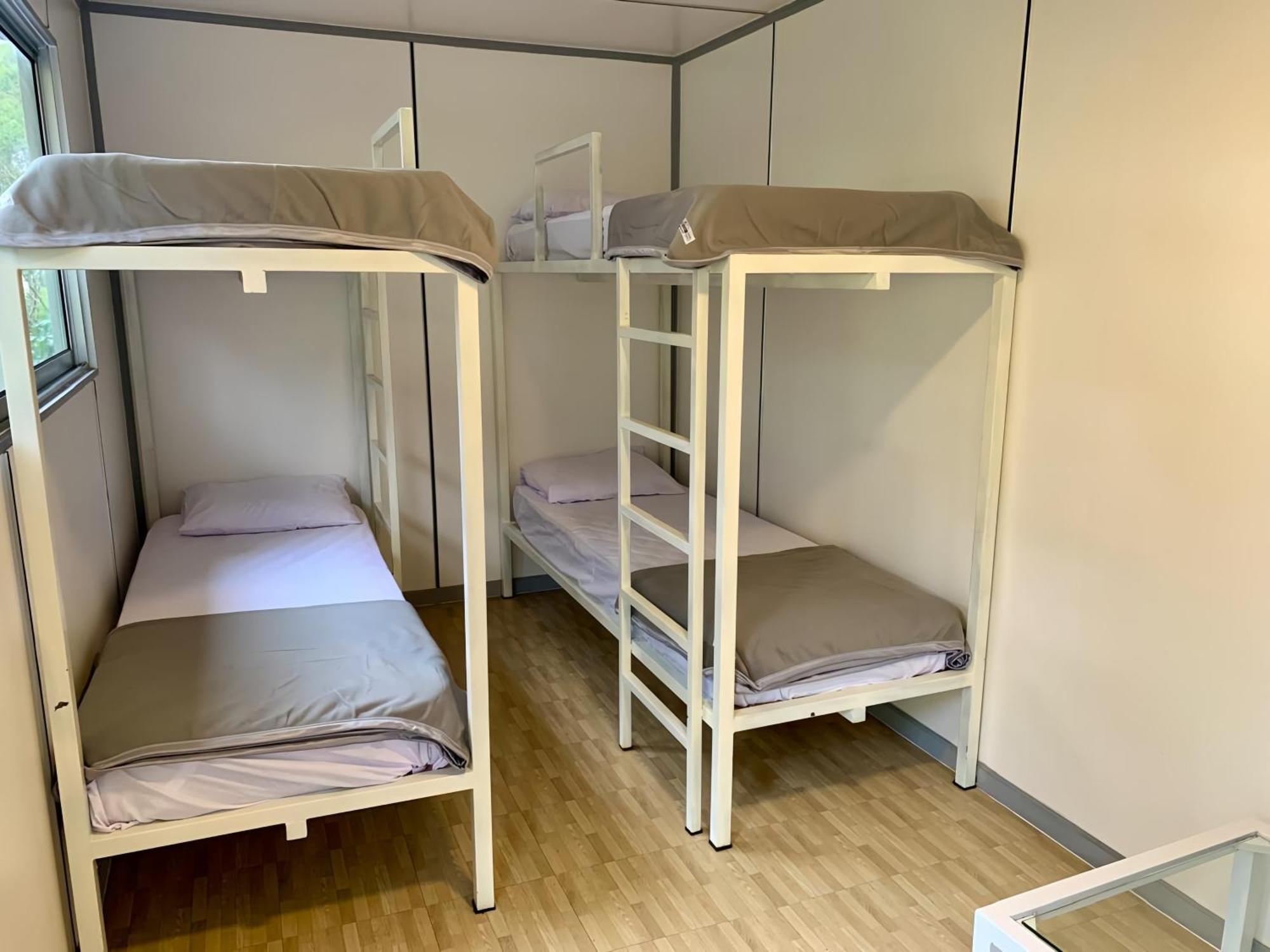 Hotel Bukit Pinus Tegalharendong Exteriör bild