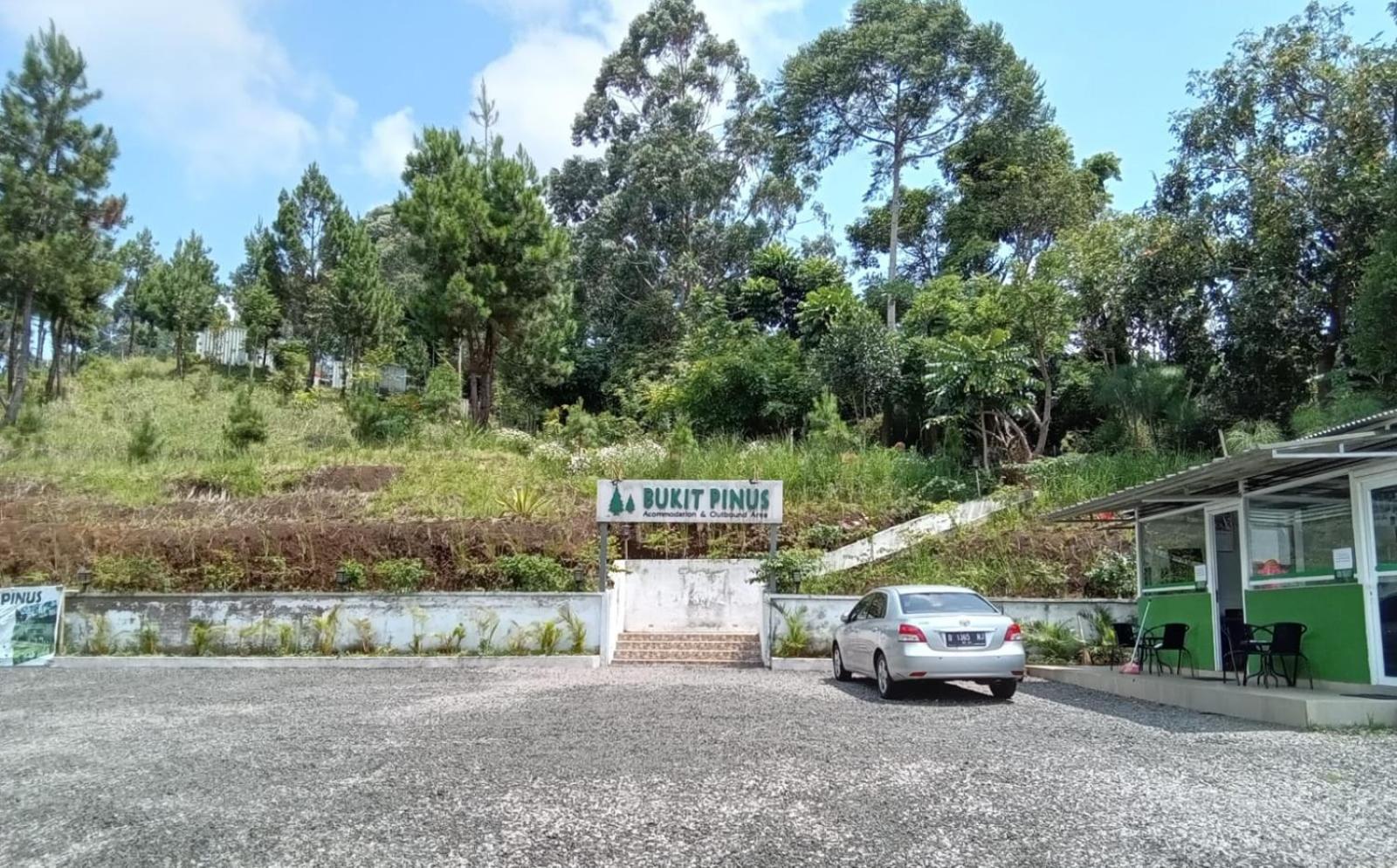 Hotel Bukit Pinus Tegalharendong Exteriör bild